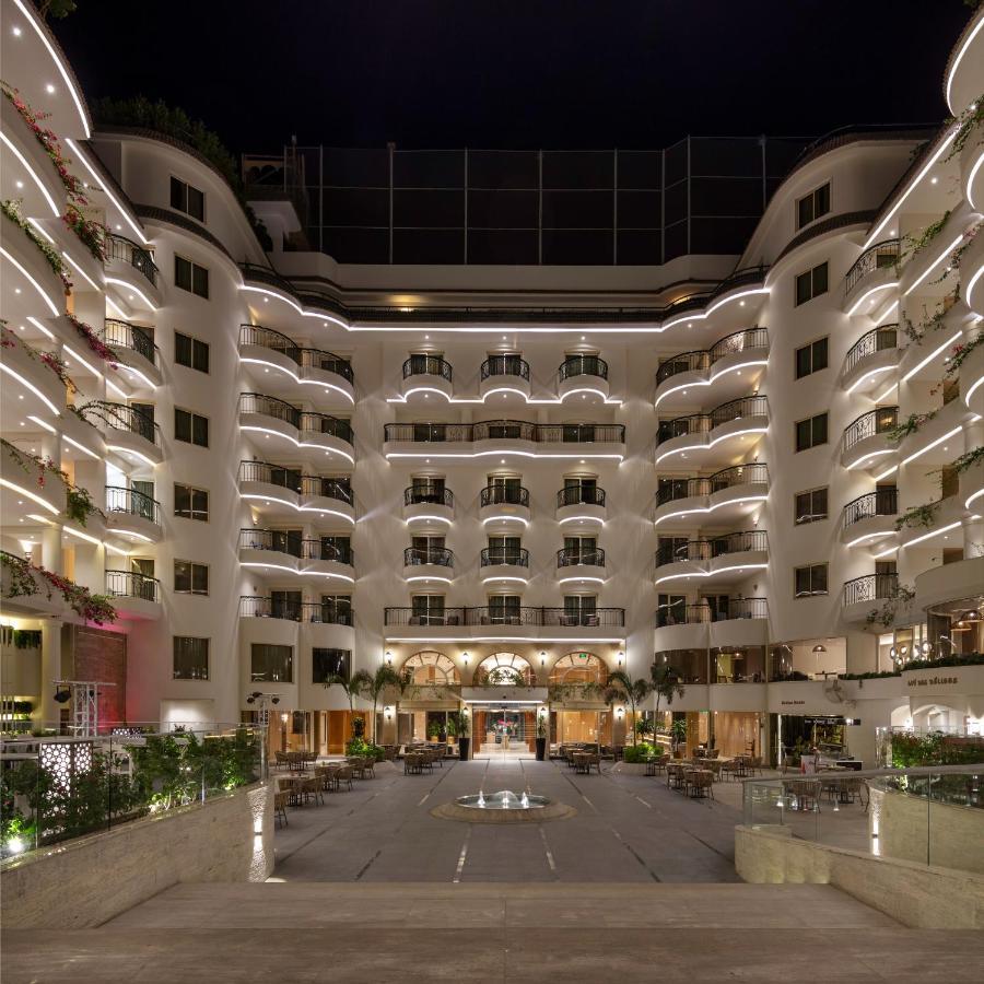 Steigenberger Nile Palace Luxor - Convention Center Luaran gambar The hotel's courtyard