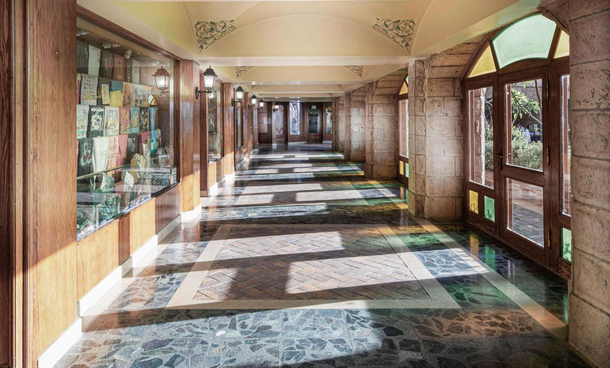 Steigenberger Nile Palace Luxor - Convention Center Luaran gambar The interior of the museum