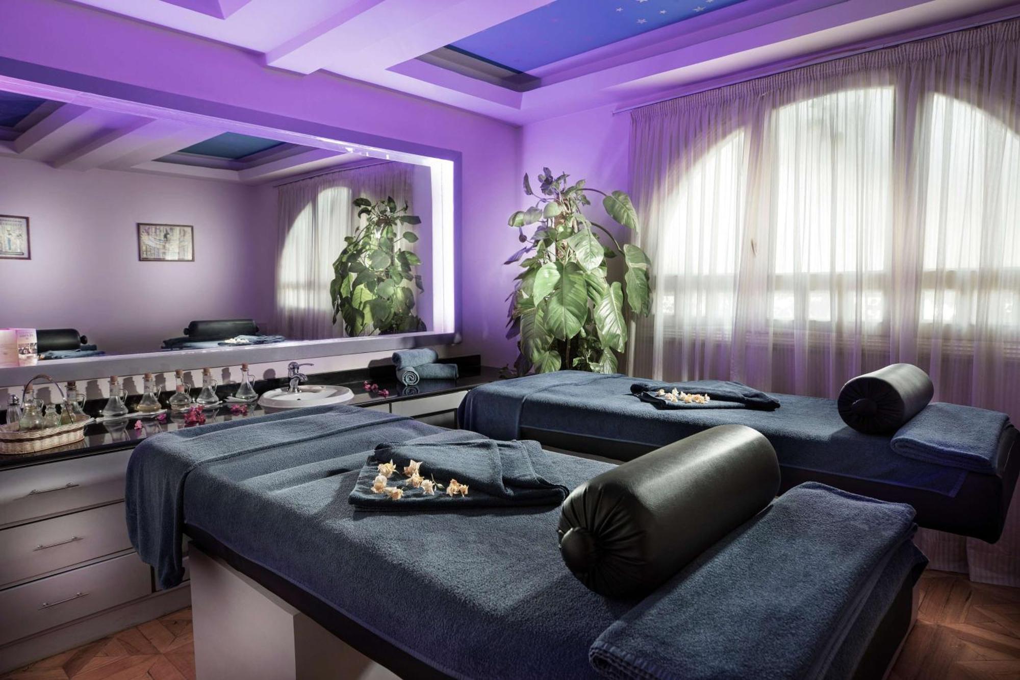 Steigenberger Nile Palace Luxor - Convention Center Luaran gambar A spa in a hotel