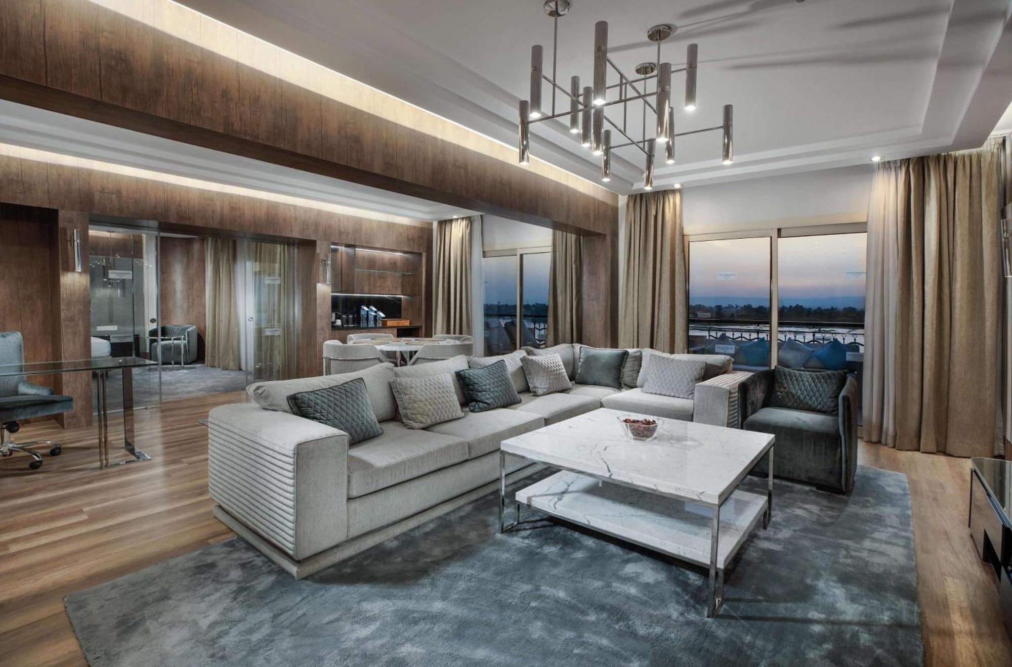 Steigenberger Nile Palace Luxor - Convention Center Luaran gambar Interior of a penthouse apartment